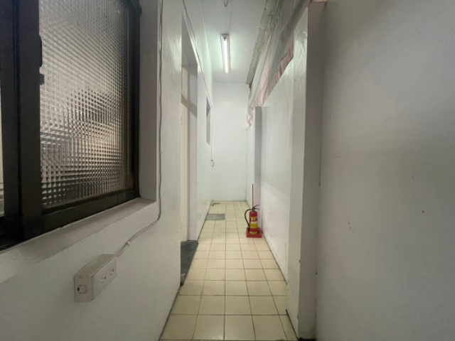 泰山買房賣屋學區大面寬店面,新北市泰山區明志路一段