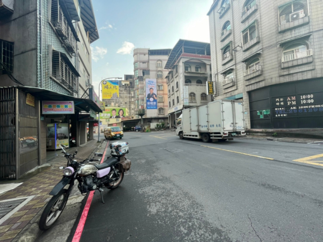 泰山買房賣屋學區大面寬店面,新北市泰山區明志路一段