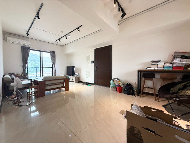 泰山買房賣屋邊間3面採光3房車,新北市泰山區明志路二段