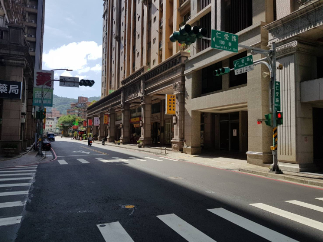 泰山買房賣屋十八甲稀有大店面,新北市泰山區仁愛路