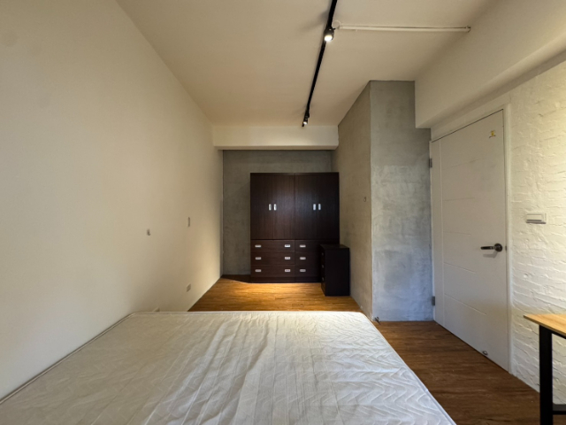 泰山買房賣屋好房東可租補1房1廳,新北市泰山區明志路一段