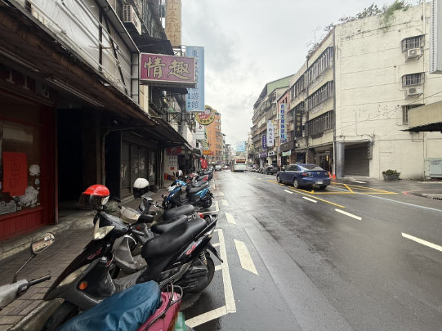 泰山買房賣屋近商圈好房東金店面,新北市泰山區明志路一段
