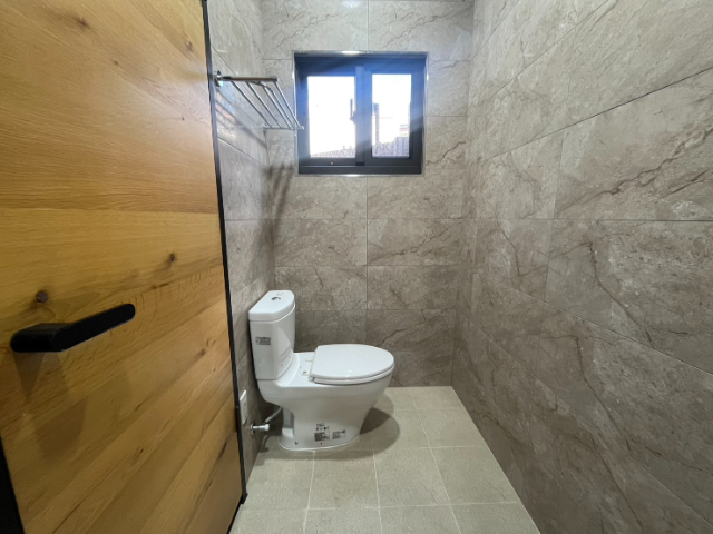 泰山買房賣屋明志精華1+2金店面,新北市泰山區明志路三段