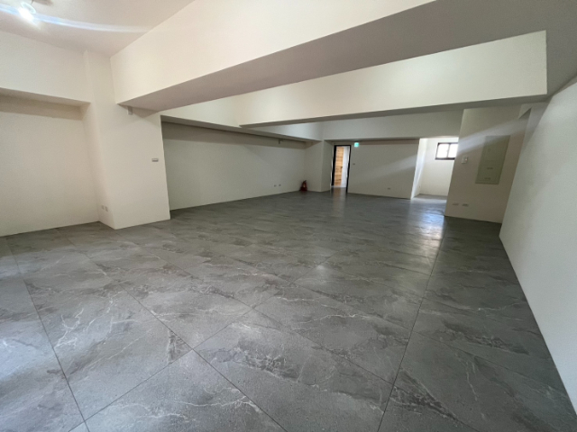 泰山買房賣屋明志精華1+2金店面,新北市泰山區明志路三段