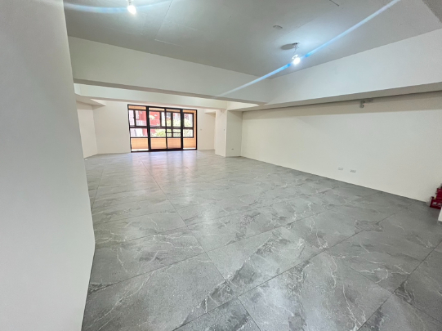 泰山買房賣屋明志精華1+2金店面,新北市泰山區明志路三段