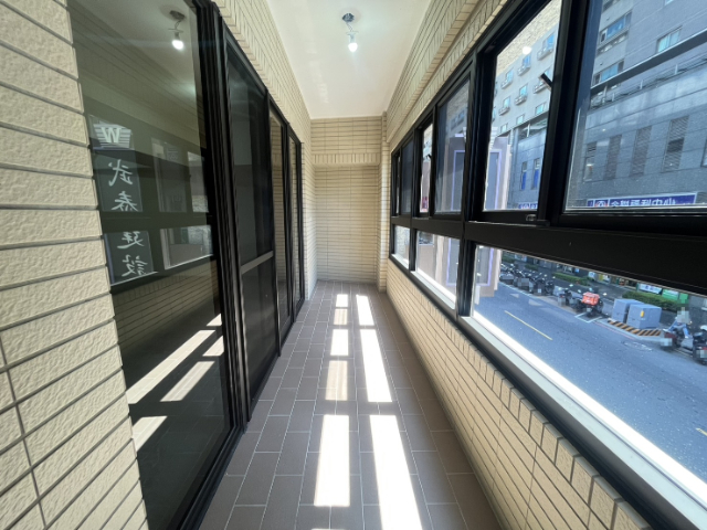 泰山買房賣屋明志精華1+2金店面,新北市泰山區明志路三段