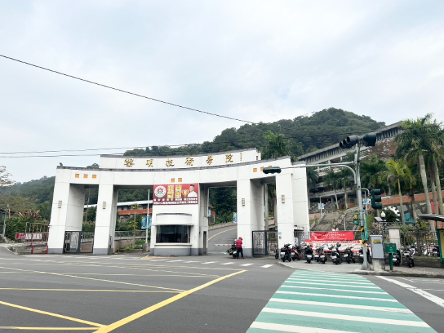 泰山買房賣屋正大馬路邊黃金店面,新北市泰山區泰林路二段