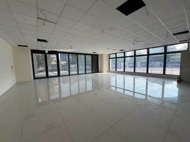 泰山買房賣屋長群君臨稀有一樓廠辦,新北市泰山區明志路三段