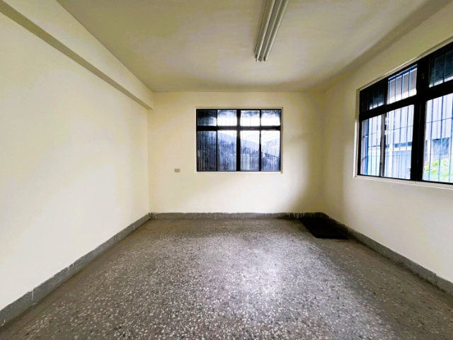 五股買房賣屋活巷面寬廠房,新北市五股區成泰路二段