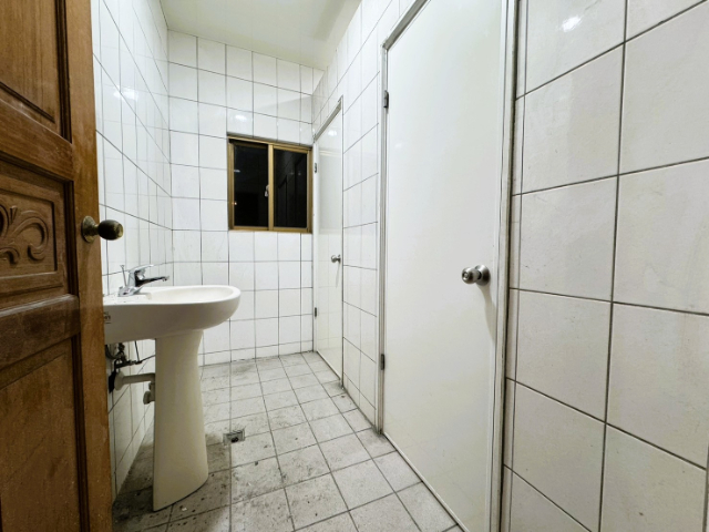 五股買房賣屋工商路店面1+2樓,新北市五股區工商路