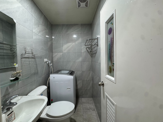 泰山買房賣屋輔大好房東大套房,新北市泰山區明志路三段