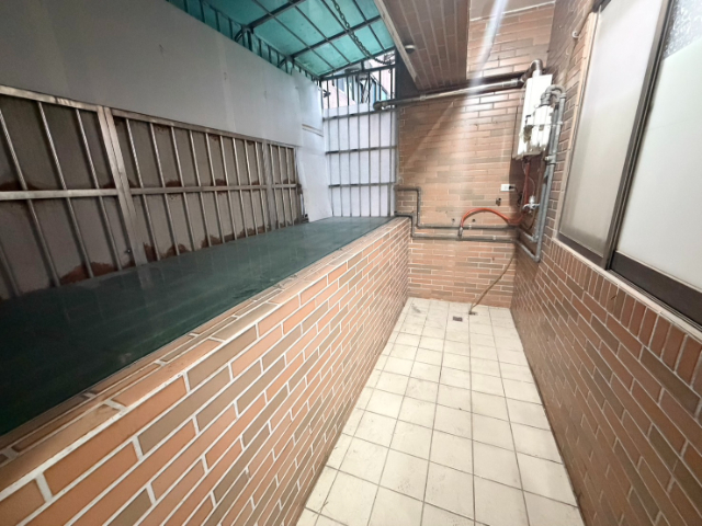 泰山買房賣屋可租補方正三房溫馨居,新北市泰山區明志路三段