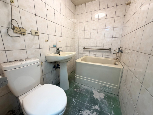 泰山買房賣屋低公設三房華廈,新北市泰山區泰林路二段