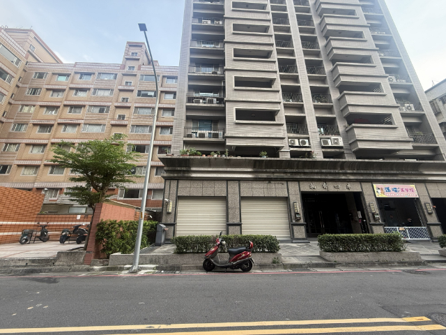泰山買房賣屋楓江文化店面,新北市泰山區文化街
