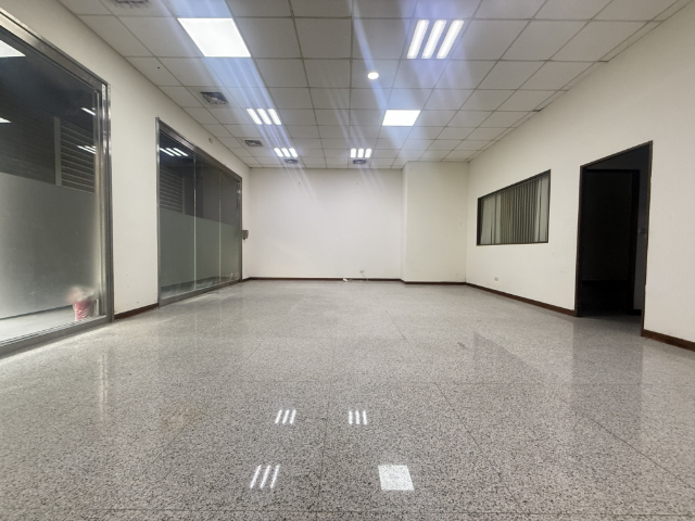 泰山買房賣屋楓江文化店面,新北市泰山區文化街