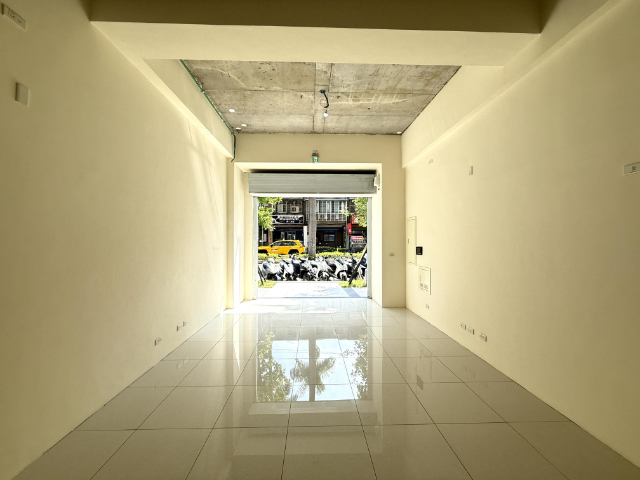 泰山買房賣屋工專全新方正店面,新北市泰山區工專路