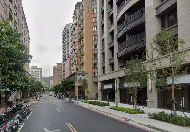 近學區十八甲精華地段金店面,新北市泰山區仁德路