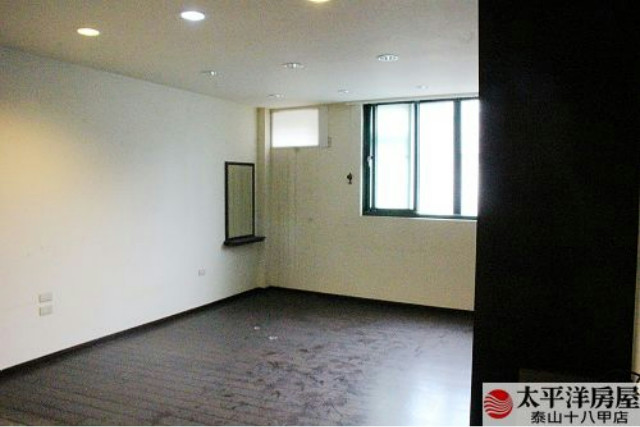 泰山買房賣屋車水馬龍泰林店面,新北市泰山區泰林路二段