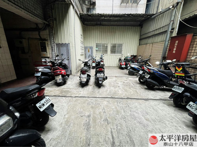 泰山買房賣屋金雞母捷運5套(工商用),新北市泰山區新北大道六段