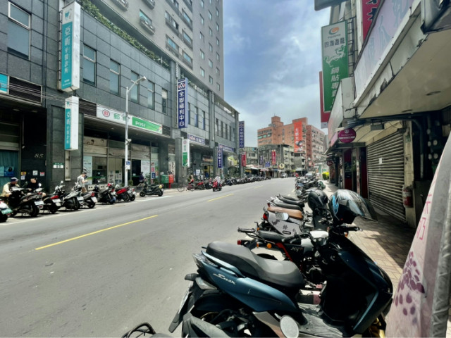 泰山買房賣屋明志路三段稀有透天店面,新北市泰山區明志路三段
