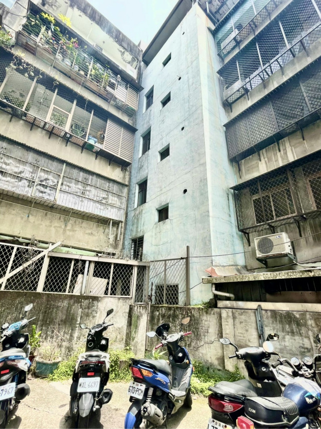 泰山買房賣屋明志路三段稀有透天店面,新北市泰山區明志路三段