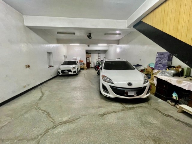泰山買房賣屋十八甲大地坪透天,新北市泰山區明志路一段