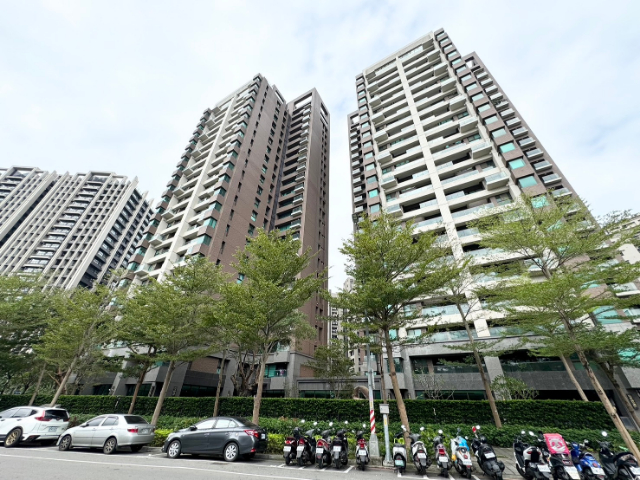五股買房賣屋全坤帝王景觀樓中樓,新北市五股區芳洲一路