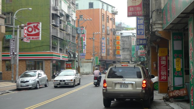 泰山買房賣屋楓江金雞母店面,新北市泰山區楓江路