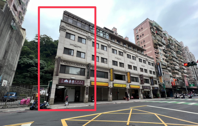 泰山買房賣屋泰山唯一新屋齡電梯店面透天,新北市泰山區泰林路二段