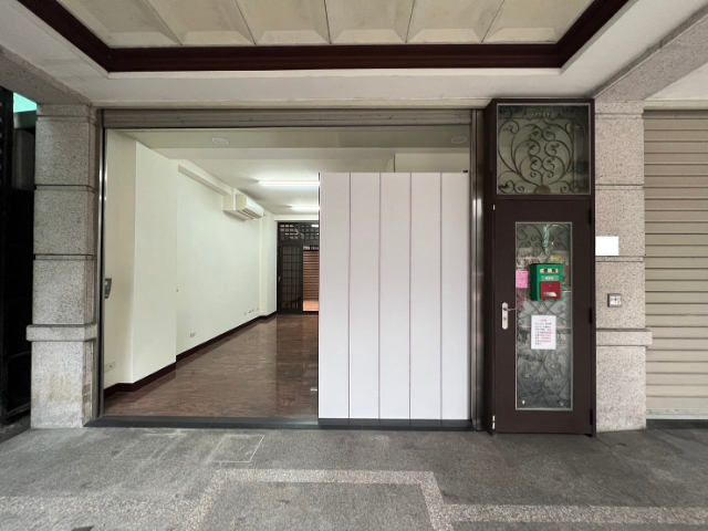 泰山買房賣屋泰山唯一新屋齡電梯店面透天,新北市泰山區泰林路二段