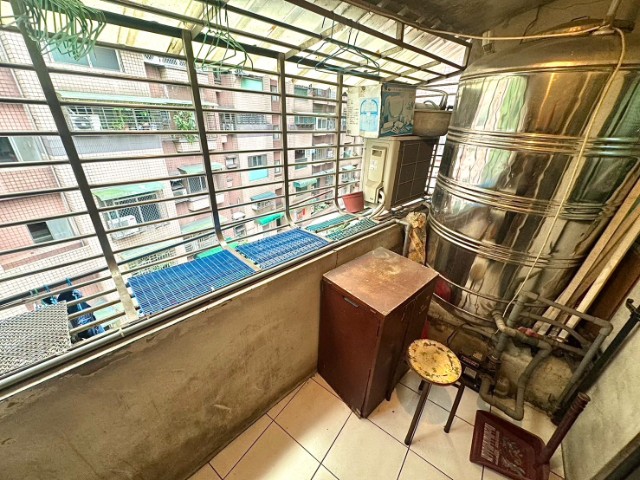 泰山買房賣屋稀有透天路邊店面,新北市泰山區泰林路二段