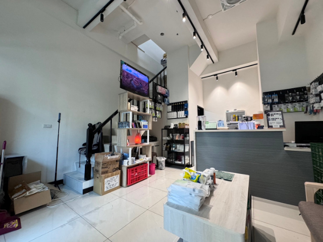 五股買房賣屋洲子洋挑高金店面,新北市五股區新城八路