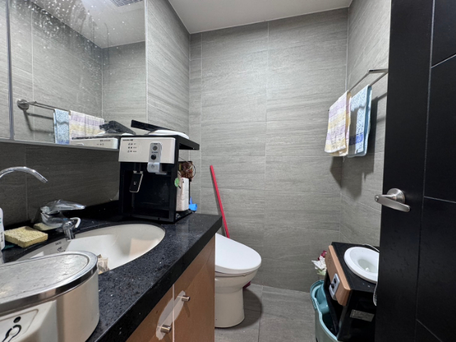 五股買房賣屋洲子洋挑高金店面,新北市五股區新城八路