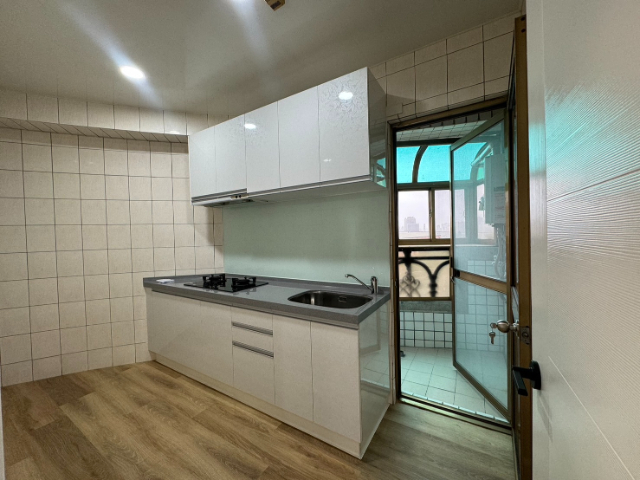 ☀18甲旁前後陽台邊間三房(輪抽車位),新北市泰山區民權街