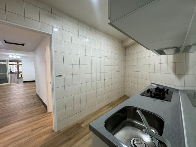 ☀18甲旁前後陽台邊間三房(輪抽車位),新北市泰山區民權街