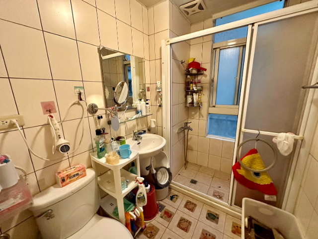 泰山買房賣屋18甲旁低公設採光美4房,新北市泰山區楓樹街