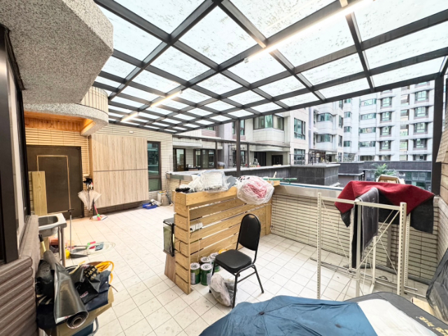 泰山買房賣屋大露台京城美妝四房車,新北市泰山區仁義路