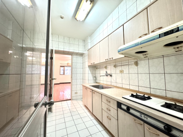 泰山買房賣屋榮富中榮居家三房車,新北市新莊區中榮街