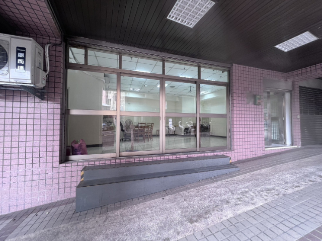 五股買房賣屋市中心車水馬龍金店面,新北市五股區成泰路二段