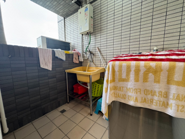 五股買房賣屋全坤公園面101兩房平車,新北市五股區芳洲路