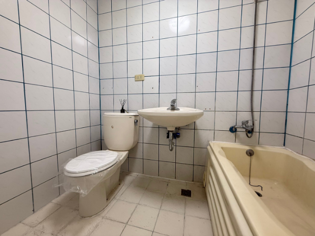 泰山買房賣屋低公設捷運旁華廈(工業用),新北市泰山區德安街