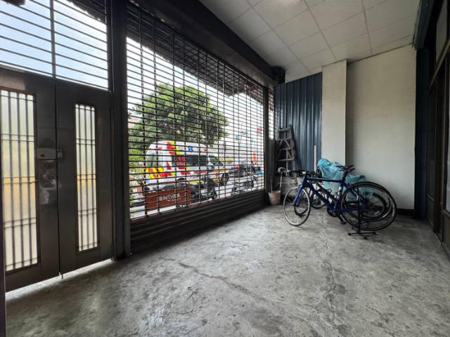 泰山買房賣屋挑高三米面公園大面寬一樓,新北市泰山區黎明路