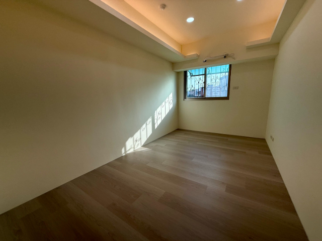 泰山買房賣屋18甲公園旁美妝四房,新北市泰山區仁愛路