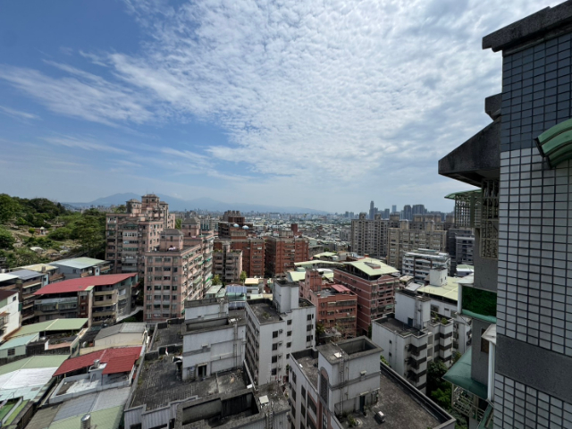 泰山買房賣屋十八甲旁視野3房車,新北市泰山區辭修路
