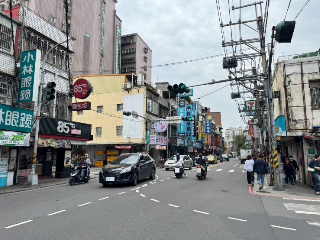 五股買房賣屋黃金地段工商路三樓,新北市五股區工商路