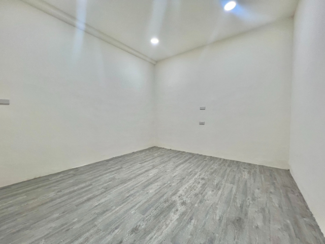五股買房賣屋三樓全新裝潢四房前後陽台美寓,新北市五股區西雲路