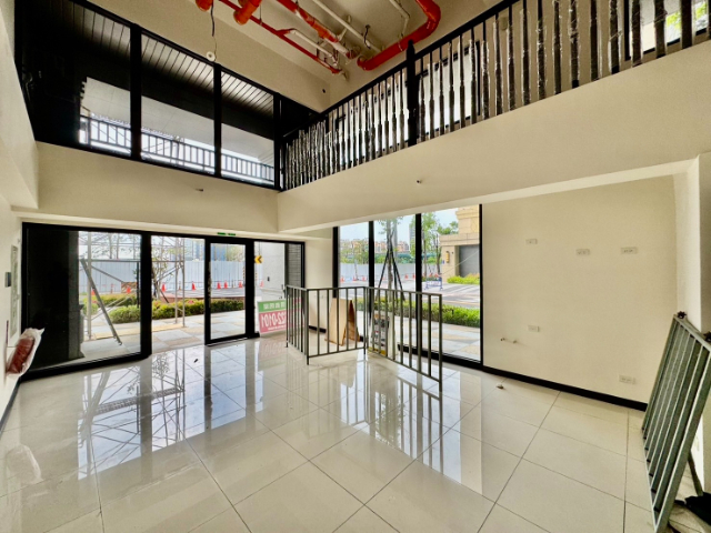 泰山買房賣屋朗朗三角窗金店面,新北市新莊區坡雅路