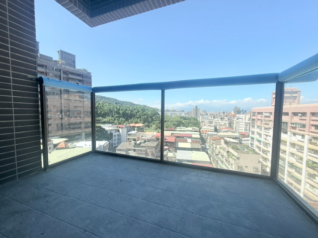 泰山買房賣屋精華地段稀有低公設新成屋兩房,新北市泰山區明志路二段