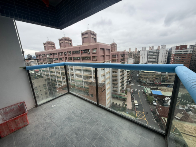泰山買房賣屋低公設新成屋景觀兩房車,新北市泰山區明志路二段