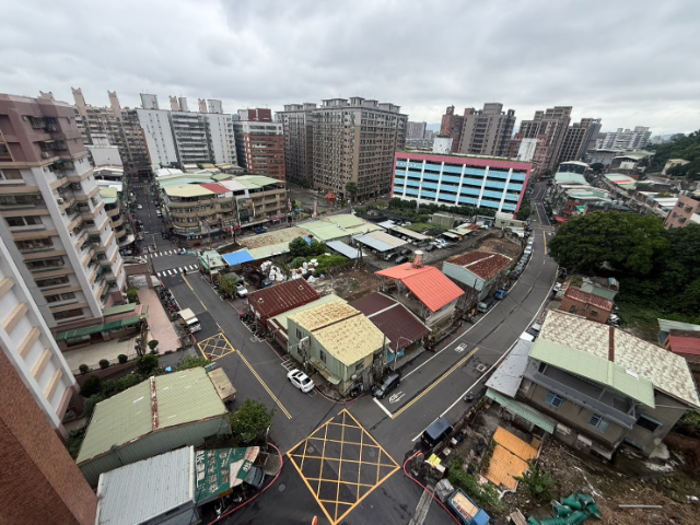 泰山買房賣屋低公設新成屋景觀兩房車,新北市泰山區明志路二段